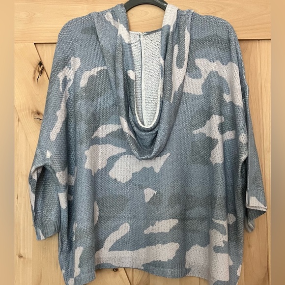 POL Women’s Blue Camo Knit Hoodie Sweater with 3/4 Sleeves. Size Large. - Picture 2 of 6